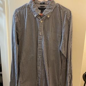 Tommy Hilfiger shirt
Slim fit 
Size large
